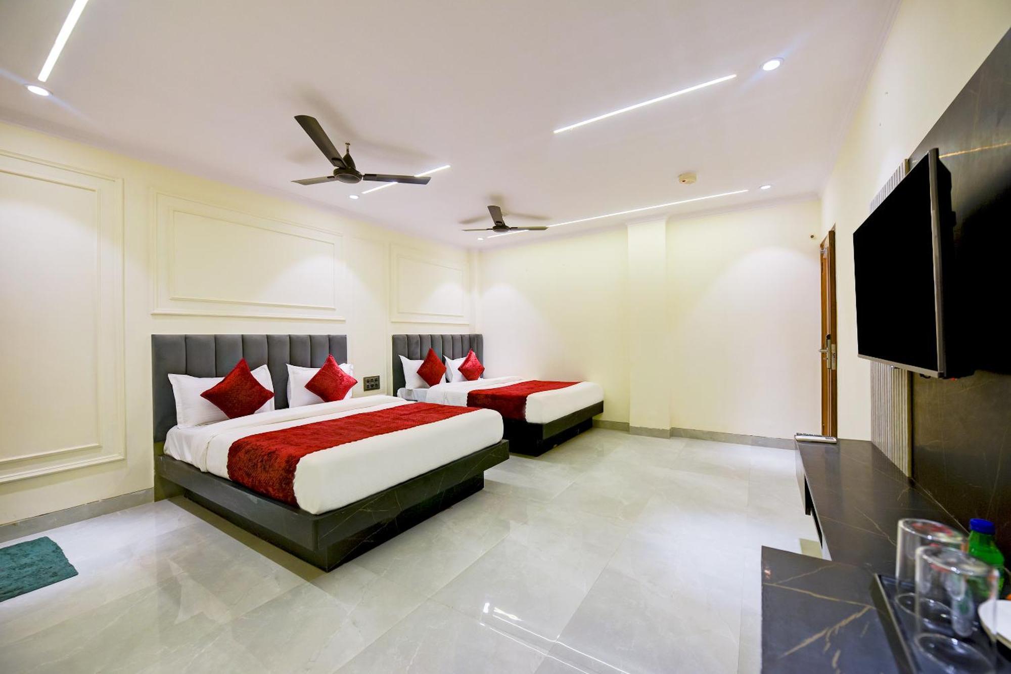 ניו דלהי Hotel Surya Plaza מראה חיצוני תמונה