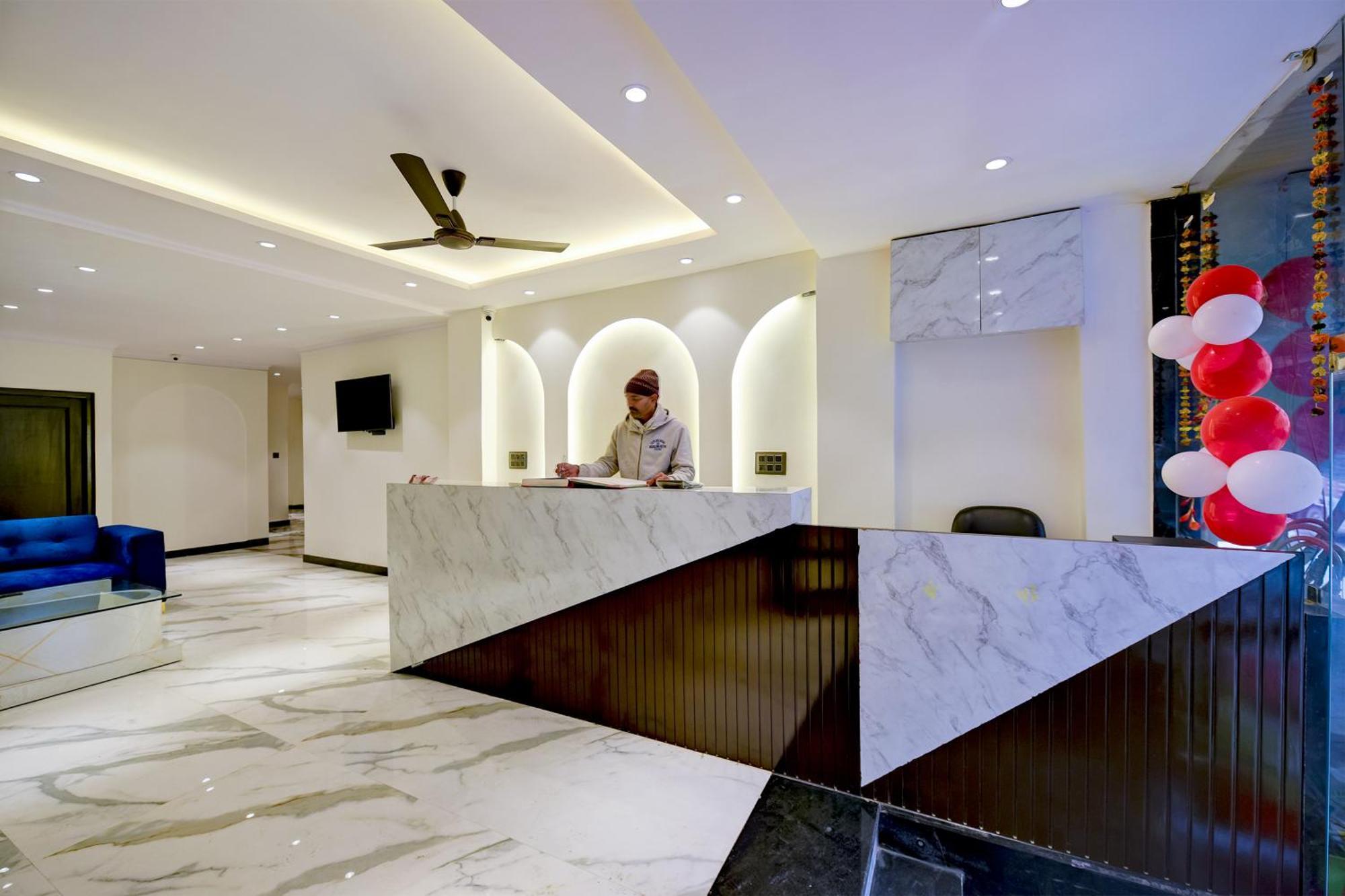 ניו דלהי Hotel Surya Plaza מראה חיצוני תמונה