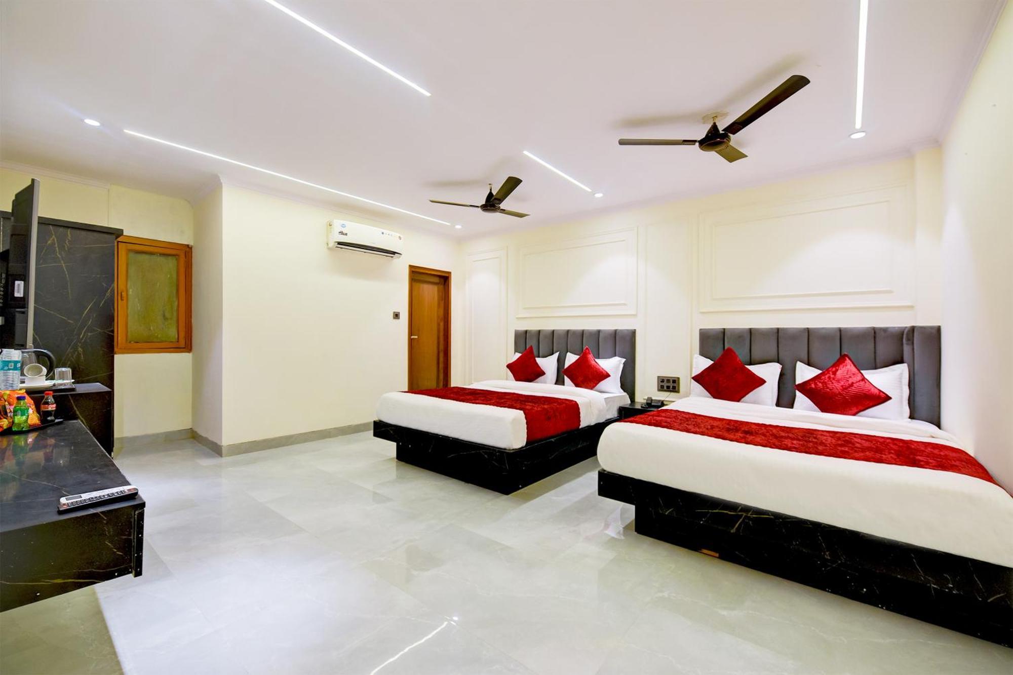 ניו דלהי Hotel Surya Plaza מראה חיצוני תמונה