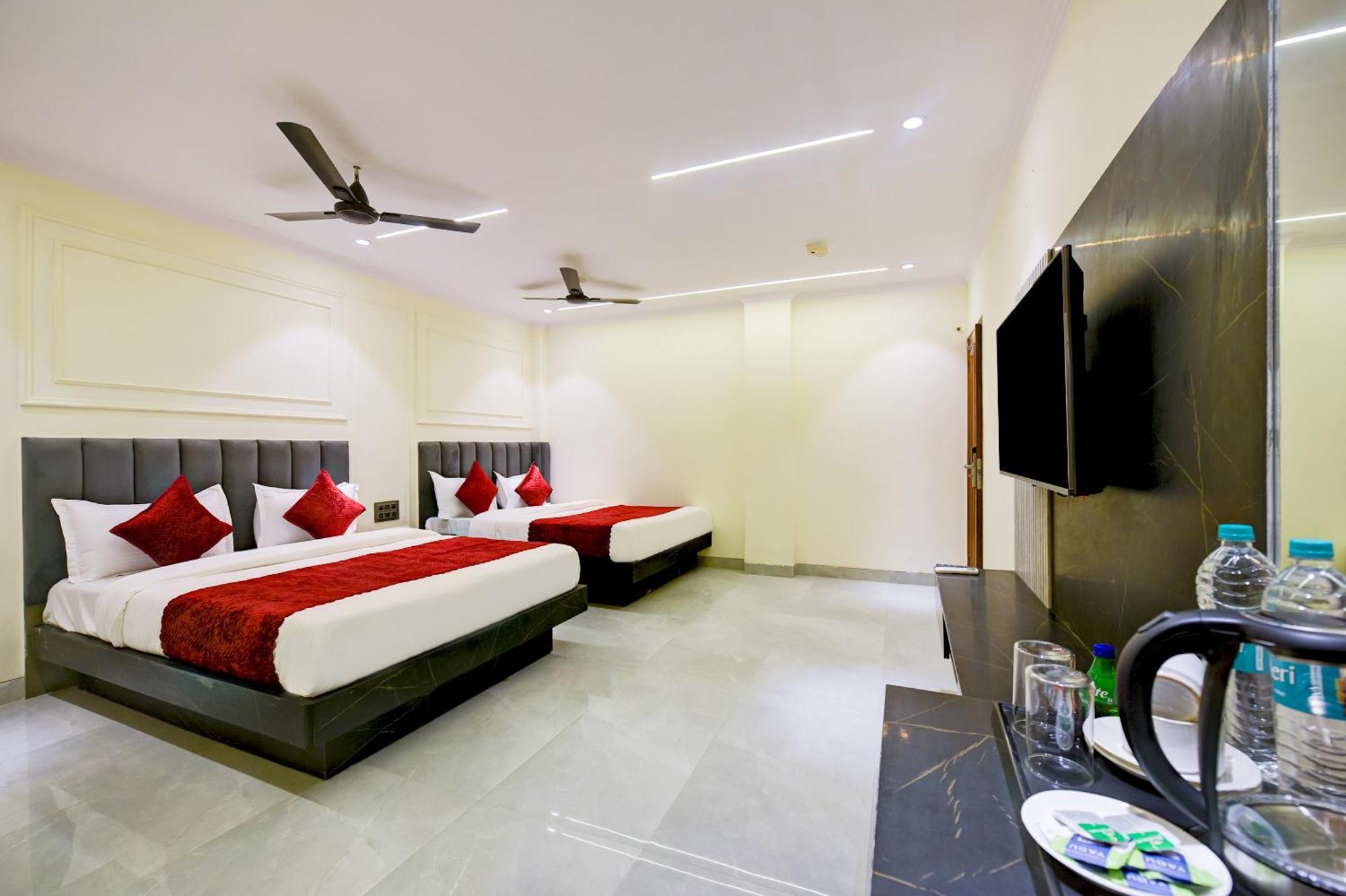 ניו דלהי Hotel Surya Plaza מראה חיצוני תמונה