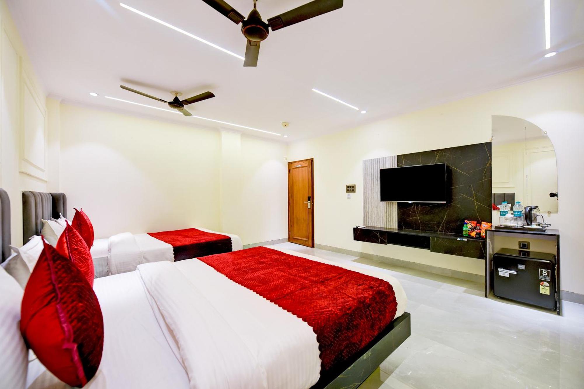 ניו דלהי Hotel Surya Plaza מראה חיצוני תמונה