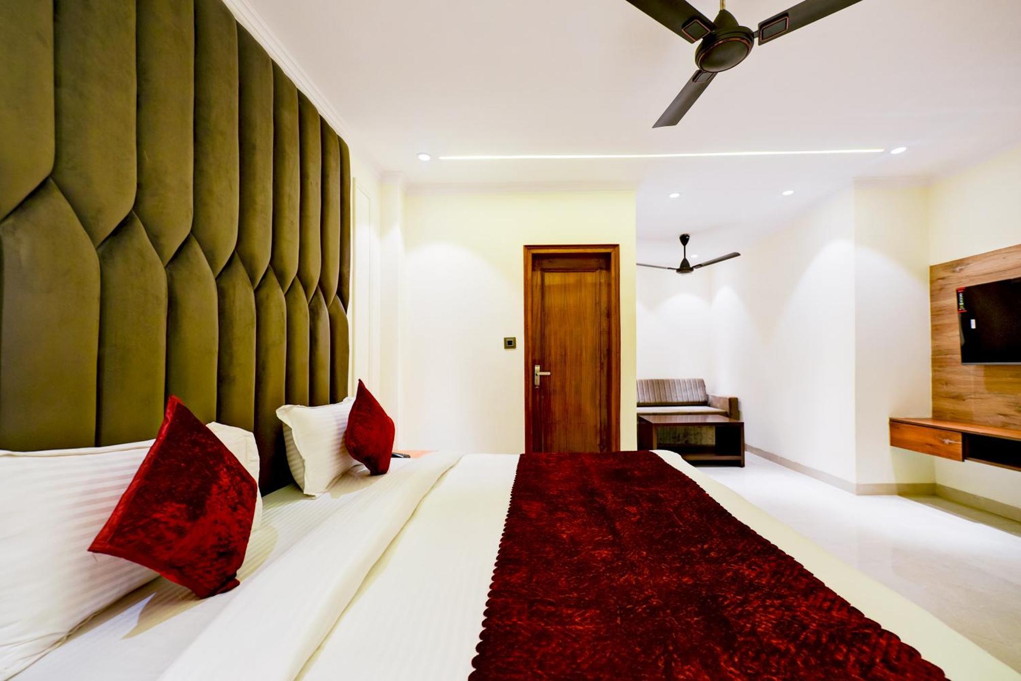 ניו דלהי Hotel Surya Plaza מראה חיצוני תמונה