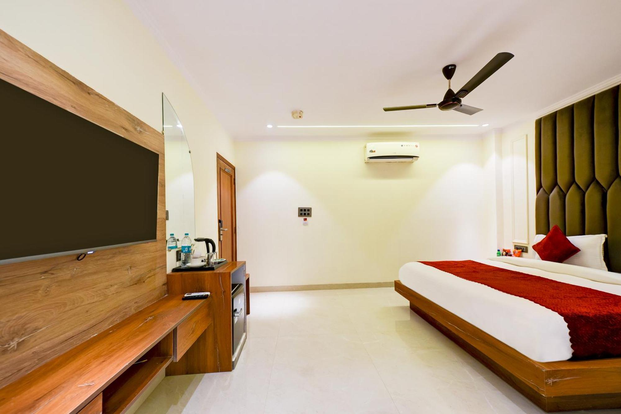 ניו דלהי Hotel Surya Plaza מראה חיצוני תמונה