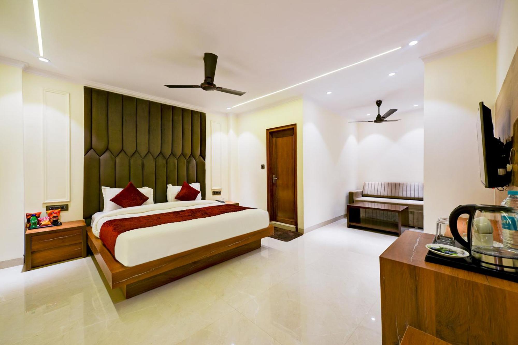 ניו דלהי Hotel Surya Plaza מראה חיצוני תמונה