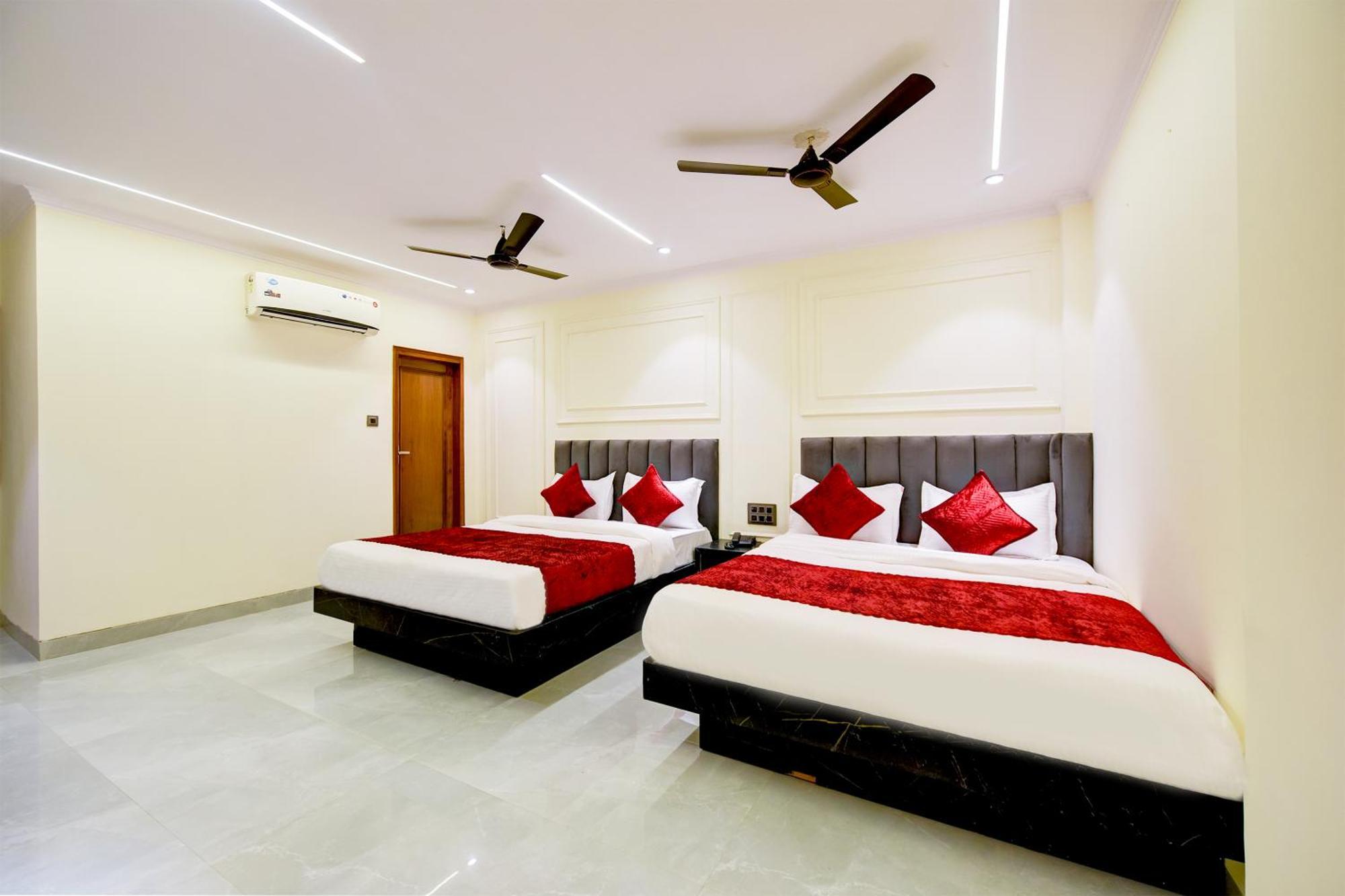 ניו דלהי Hotel Surya Plaza מראה חיצוני תמונה