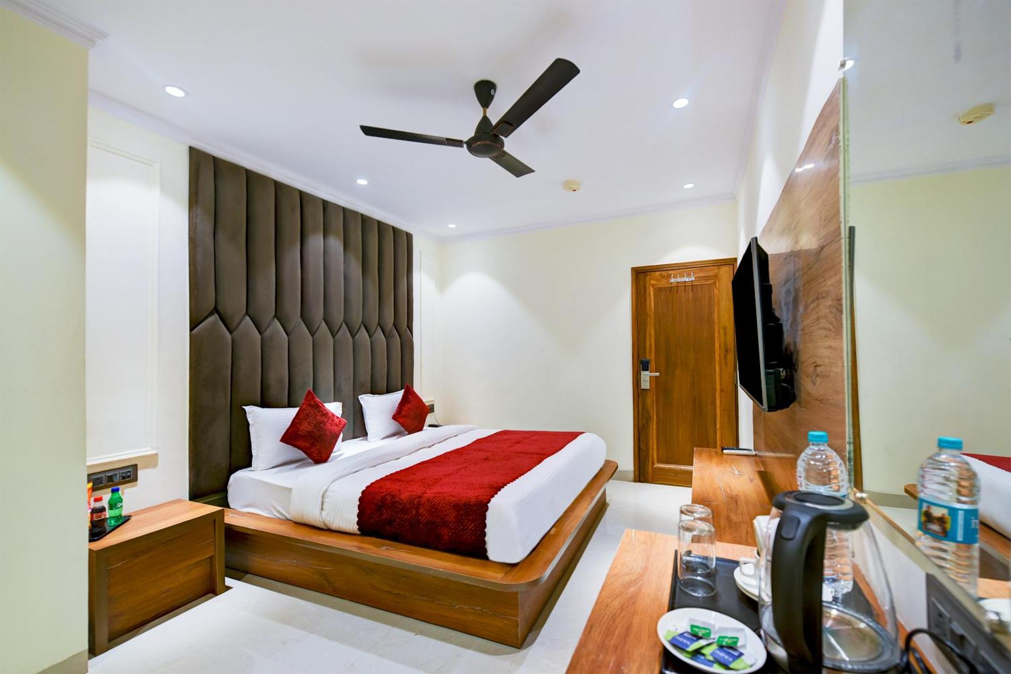 ניו דלהי Hotel Surya Plaza מראה חיצוני תמונה