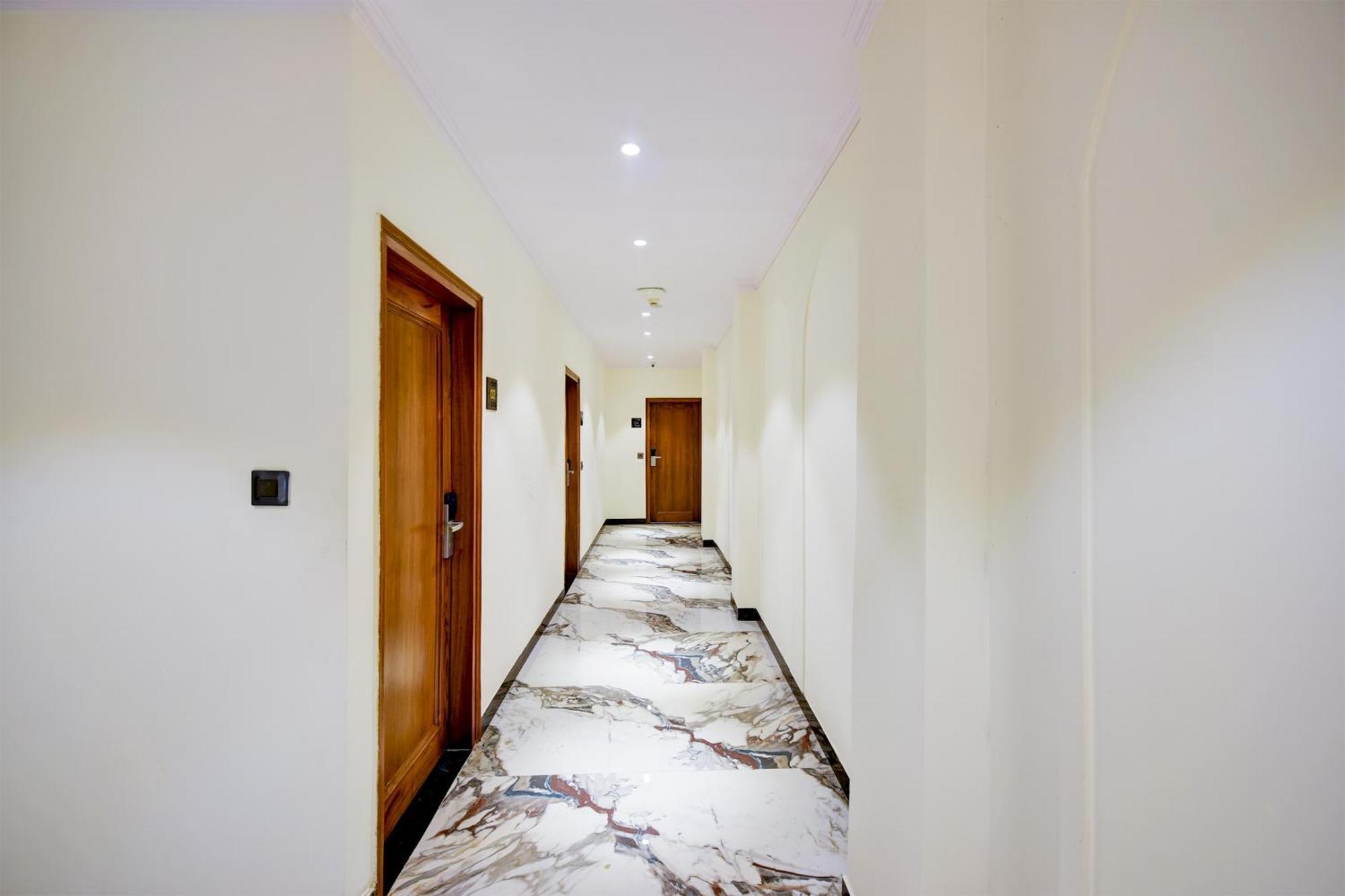 ניו דלהי Hotel Surya Plaza מראה חיצוני תמונה