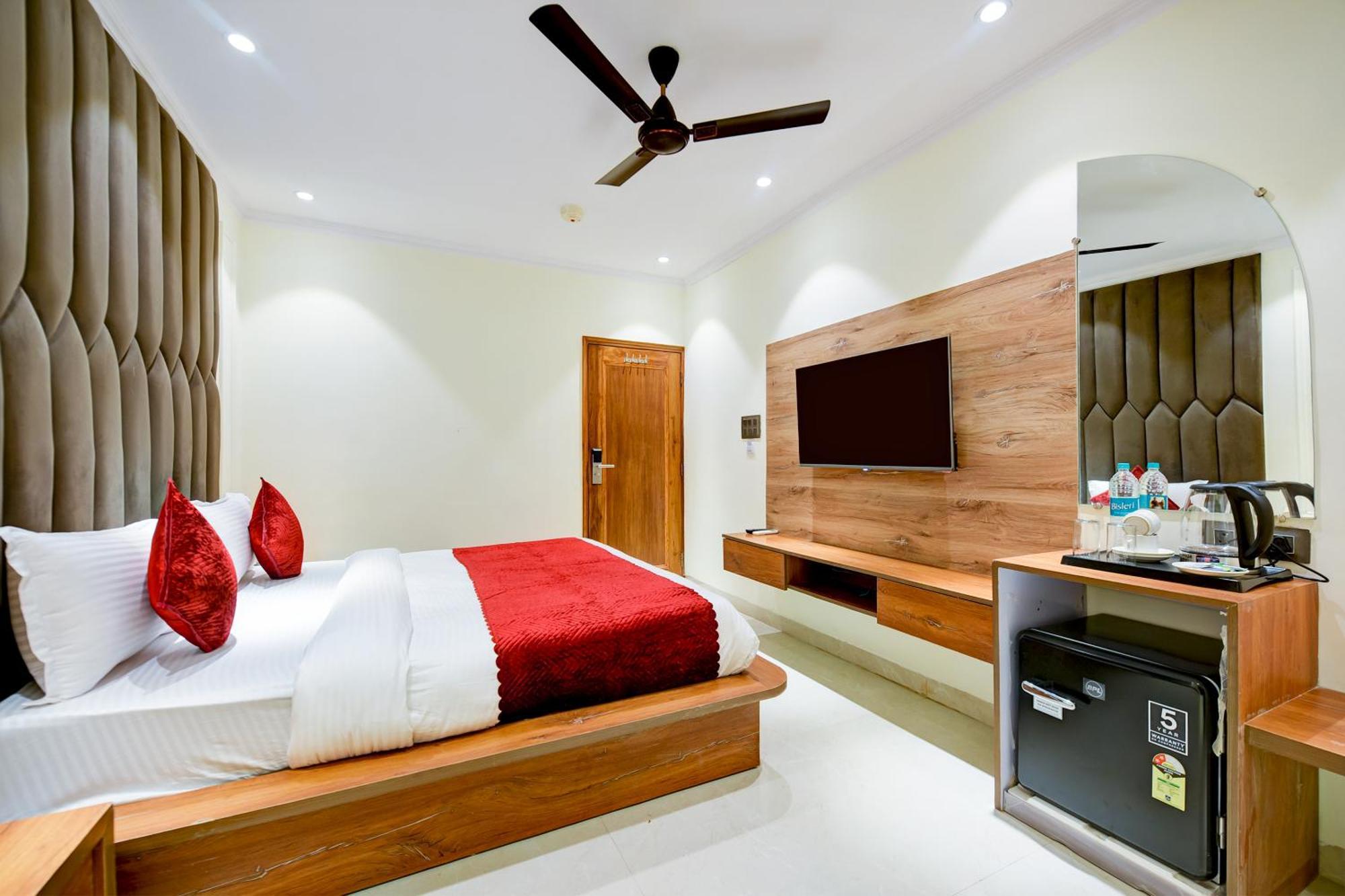 ניו דלהי Hotel Surya Plaza מראה חיצוני תמונה