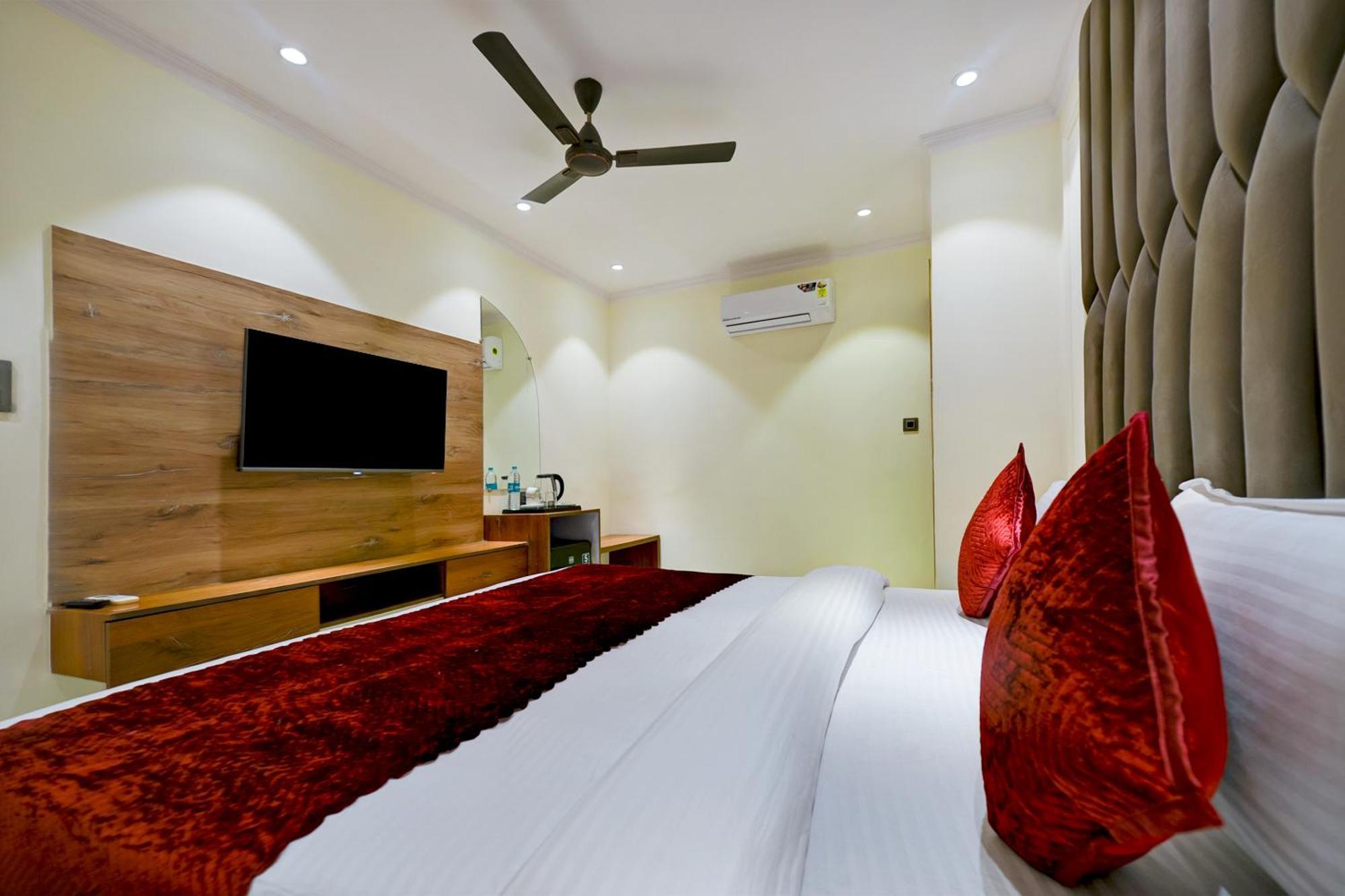 ניו דלהי Hotel Surya Plaza חדר תמונה