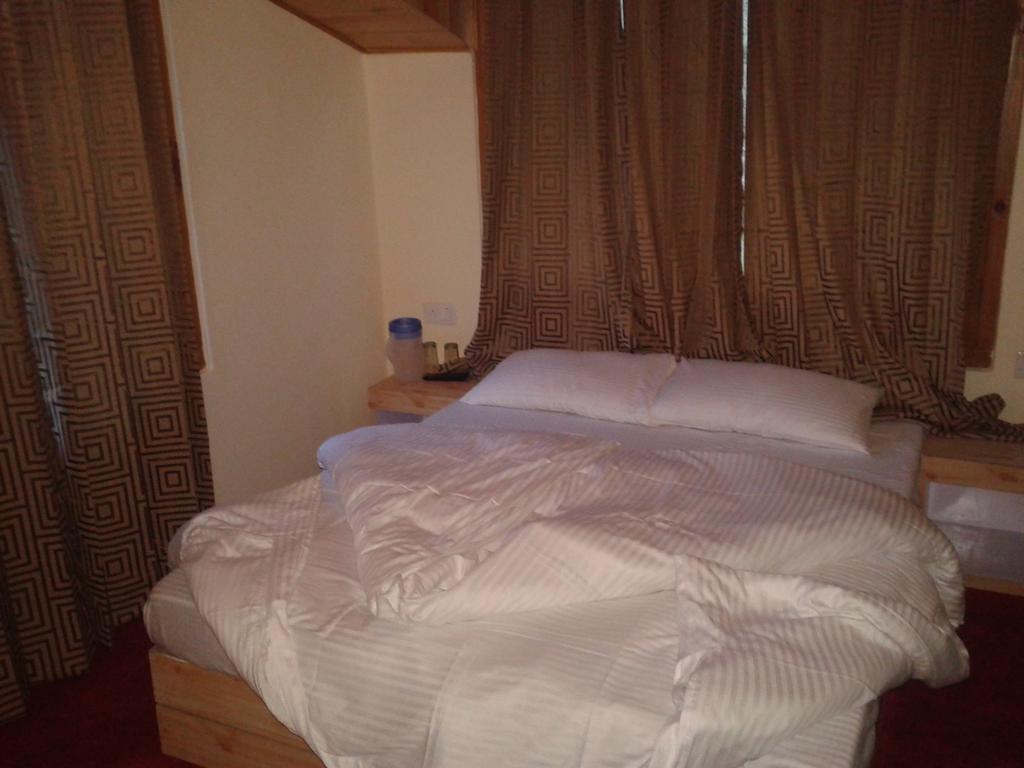 ניו דלהי Hotel Surya Plaza מראה חיצוני תמונה