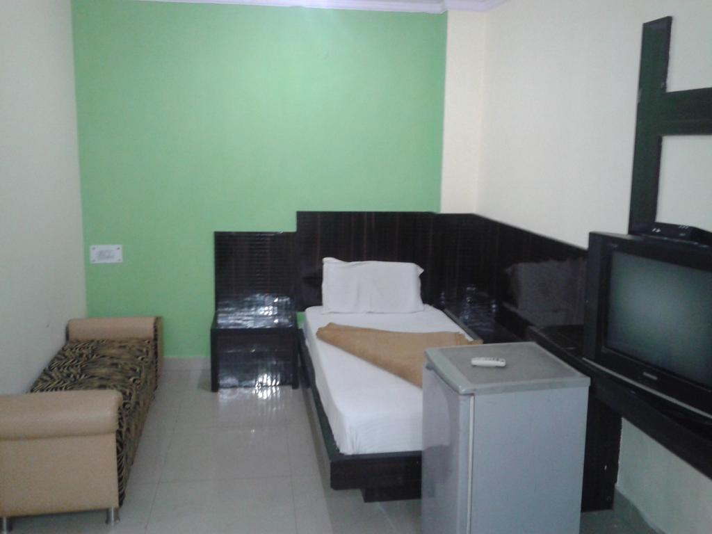 ניו דלהי Hotel Surya Plaza מראה חיצוני תמונה